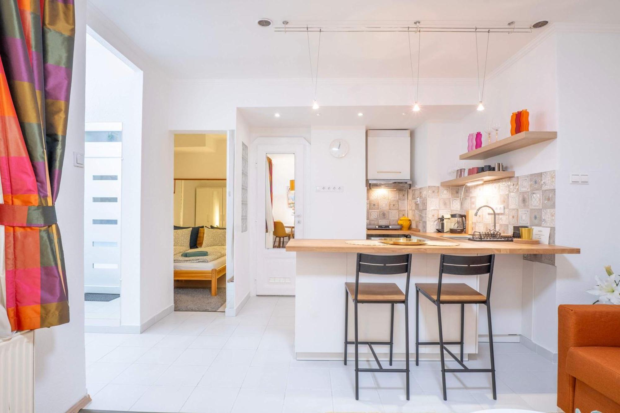 Amber Glow D47 Apartment *